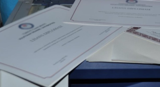 Sahte diplomanın piyasası varmış: