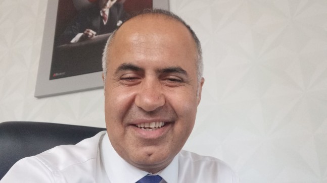 Siyasi baskılara yanik düştü