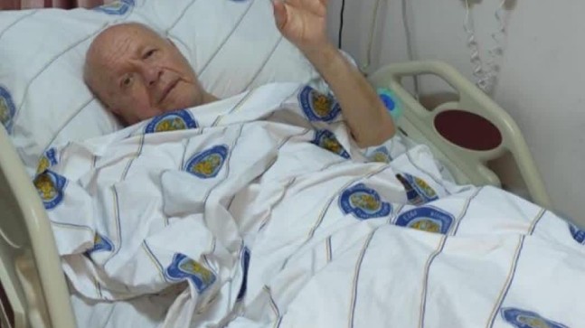 İsmail Beşikçi hastanede ziyaret edildi