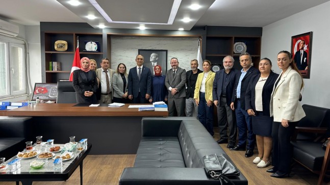 Deva partisiden emekliler Tarihe Takılanlar